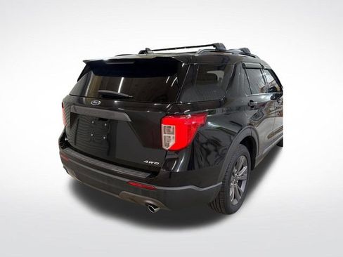 Used 2022 Ford Explorer XLT w/ Equipment Group 202A AWD/4WD image 8