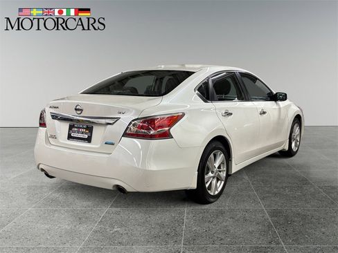 Used 2014 Nissan Altima 2.5 SV image 3