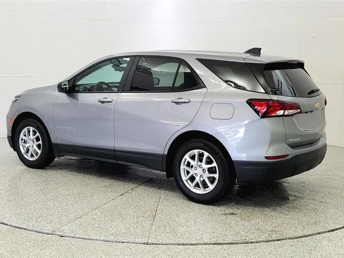 Used 2024 Chevrolet Equinox LS w/ LS Convenience Package FWD image 5