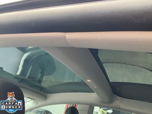 Used 2021 Tesla Model 3 Performance image 32