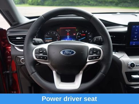 Used 2023 Ford Explorer XLT w/ Equipment Group 202A AWD/4WD image 4