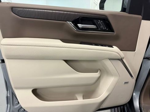 New 2026 GMC Yukon Denali w/ Denali Reserve Package AWD/4WD image 14