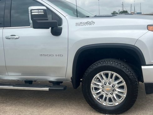 Used 2022 Chevrolet Silverado 3500 High Country w/ Technology Package AWD/4WD image 8