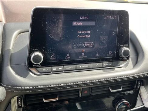 Used 2023 Nissan Rogue SV image 11