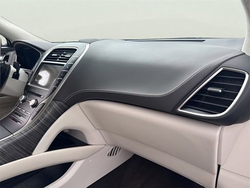 Used 2019 Lincoln Nautilus Black Label image 19