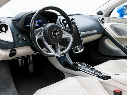 Used 2020 McLaren GT RWD image 2