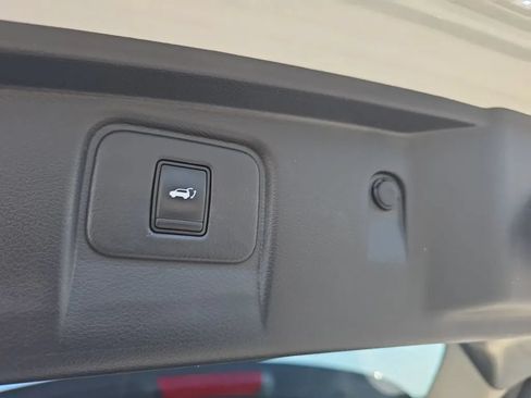Used 2018 Nissan Murano Platinum FWD image 27
