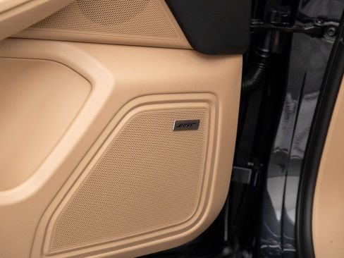 Certified 2026 Porsche Macan image 15