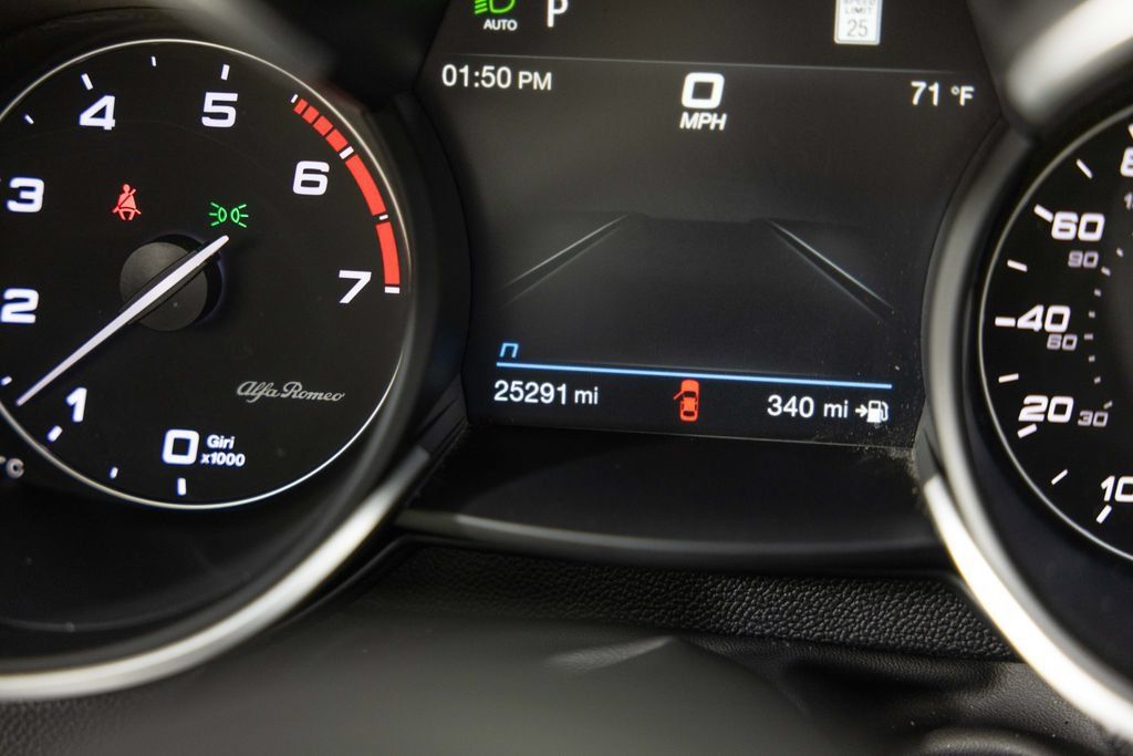 Used 2023 Alfa Romeo Stelvio Veloce AWD/4WD image 27