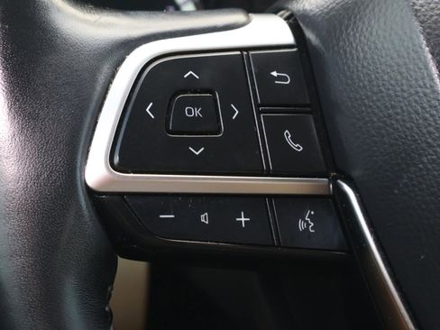 Used 2021 Toyota Highlander Platinum image 27