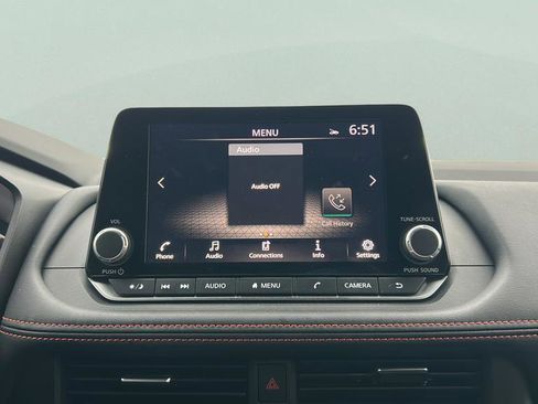 Used 2025 Nissan Rogue SV image 19