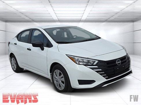 Used 2025 Nissan Versa S w/ Trunk Package FWD image 1