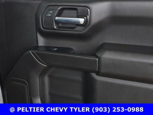 Used 2023 Chevrolet Silverado 1500 Custom image 15
