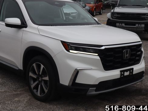 Used 2023 Honda Pilot Elite image 2