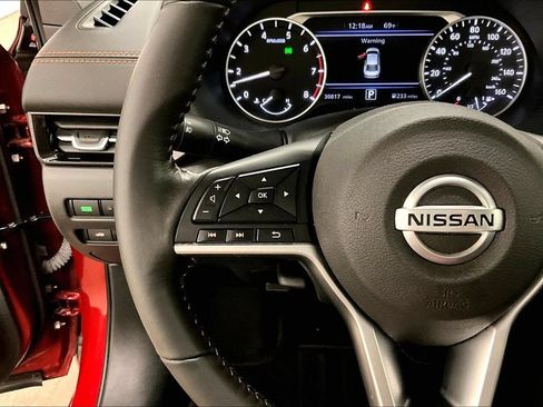 Used 2023 Nissan Sentra SR w/ Electronics Package FWD image 11