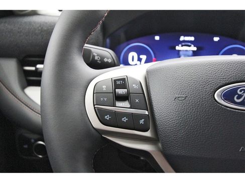 New 2025 Ford Explorer Active image 14