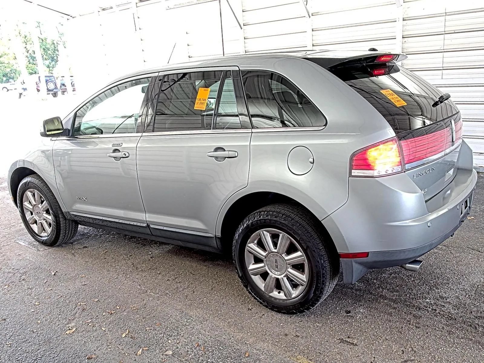 Used 2007 Lincoln MKX 2WD image 2