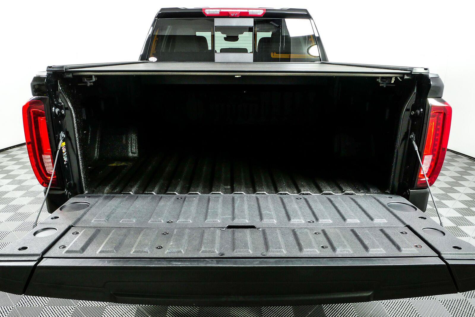 Certified 2026 GMC Sierra 1500 AT4 w/ Technology Package AWD/4WD image 33