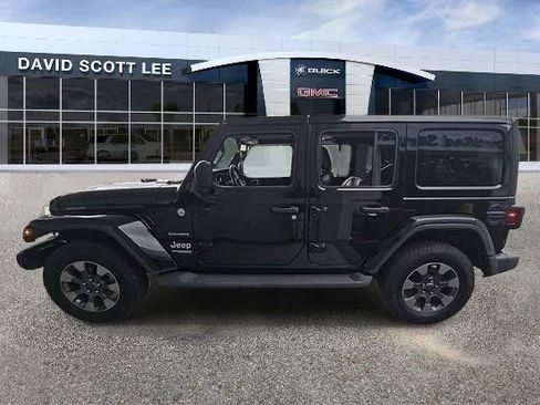 Used 2020 Jeep Wrangler Unlimited Sahara AWD/4WD image 3