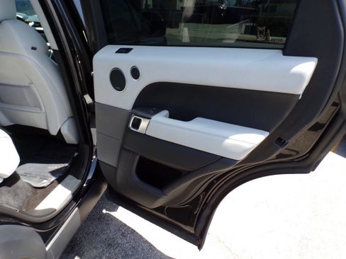 Used 2014 Land Rover Range Rover Sport HSE image 13