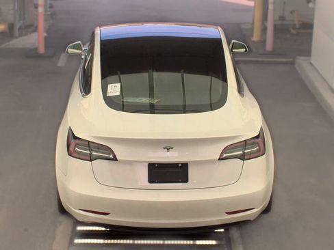 Used 2020 Tesla Model 3 Standard Range Plus RWD image 7