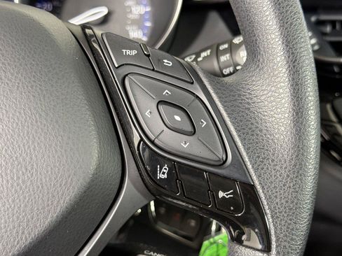 Used 2021 Toyota C-HR LE FWD image 22