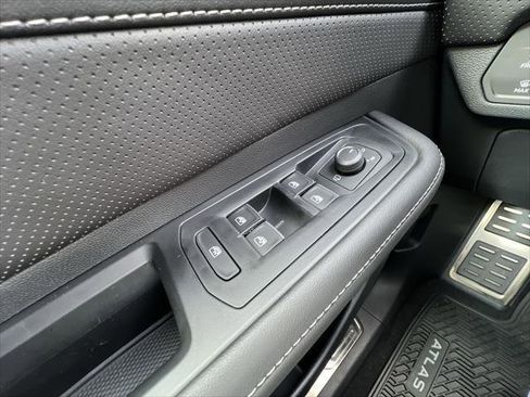 New 2026 Volkswagen Atlas SEL Premium R-Line AWD/4WD image 13