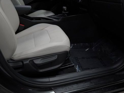 Used 2024 Kia Niro EX Touring image 48