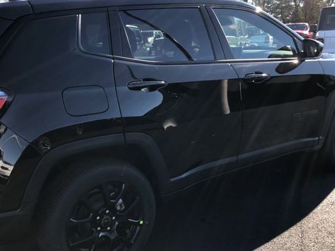 New 2026 Jeep Compass Latitude image 8