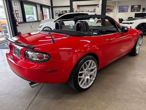 Used 2006 MAZDA MX-5 Miata Grand Touring RWD image 16