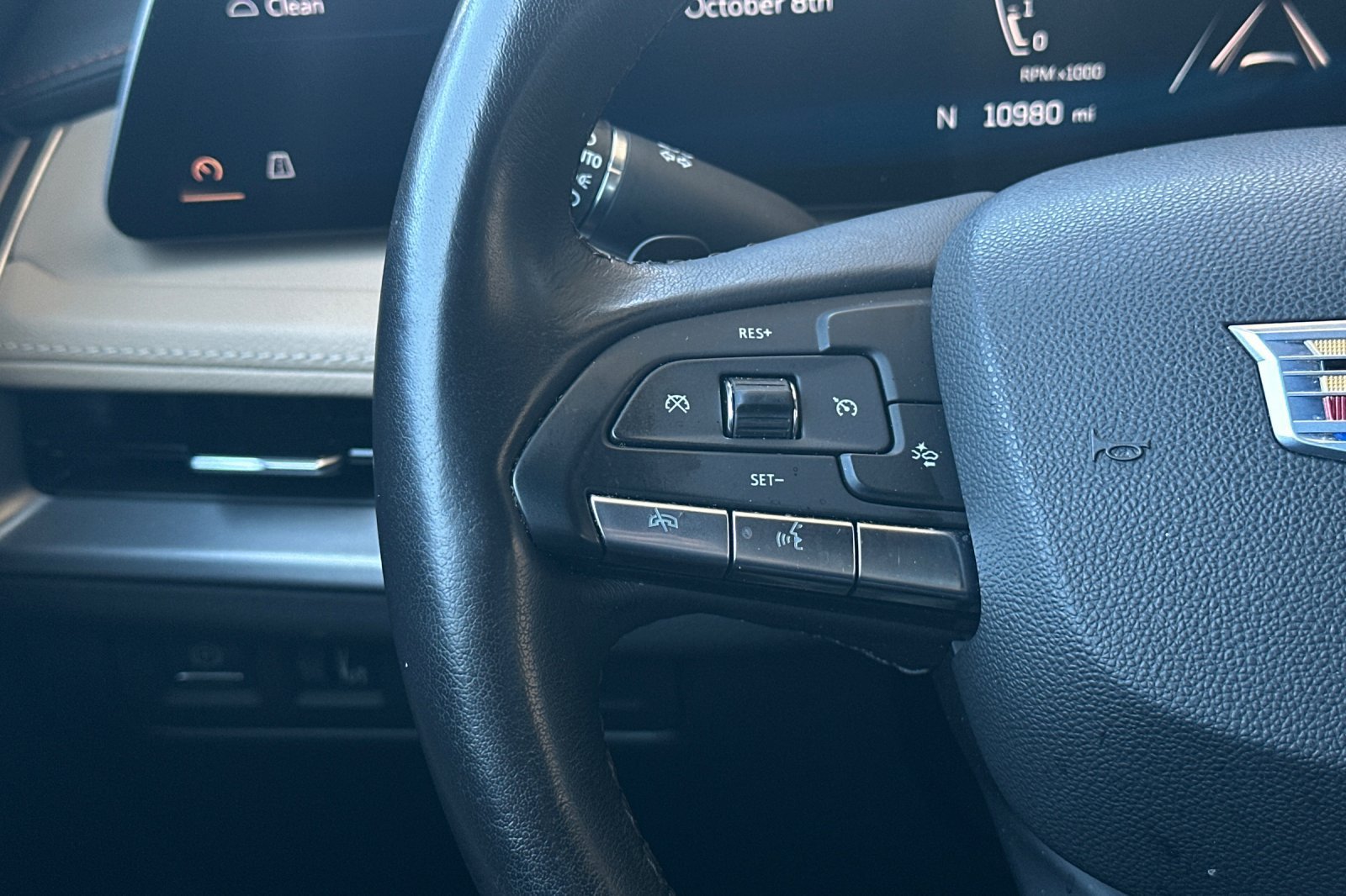 Used 2024 Cadillac XT4 Luxury FWD image 30