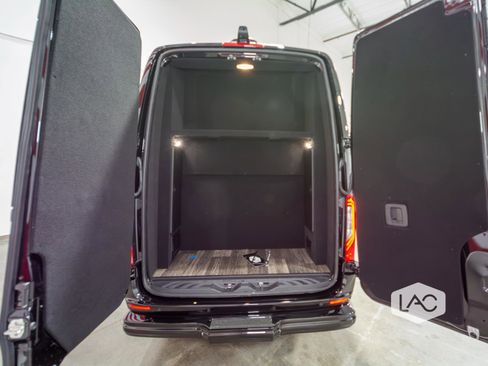 Used 2025 Mercedes-Benz Sprinter 3500 image 24