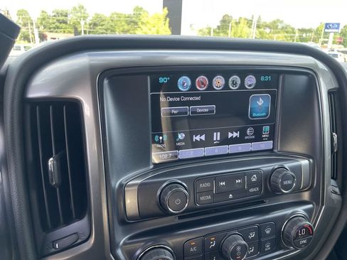 Used 2018 Chevrolet Silverado 1500 LT w/ All Star Edition AWD/4WD image 11