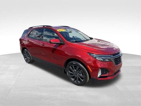 Used 2023 Chevrolet Equinox RS FWD image 3