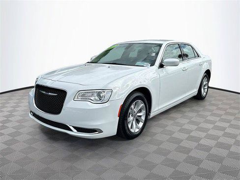 Certified 2023 Chrysler 300 Touring image 3