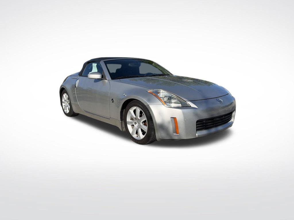 Used 2004 Nissan 350Z Touring RWD image 2
