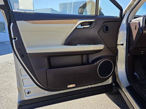 Used 2018 Lexus RX 350L w/ Premium Package image 17