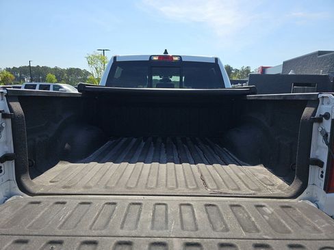Used 2019 RAM 1500 Laramie RWD image 13