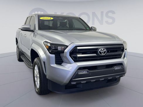 Used 2024 Toyota Tacoma SR5 image 10
