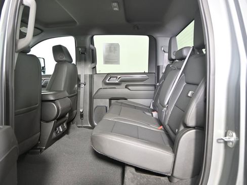 Used 2024 Chevrolet Silverado 3500 LTZ image 18