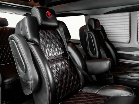 Used 2023 GMC Savana 2500 image 30