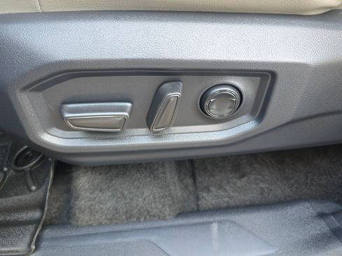 Used 2025 Toyota Tundra Limited w/ Power Package image 12