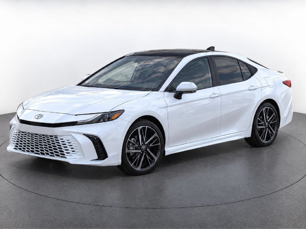 Used 2025 Toyota Camry XSE FWD image 1