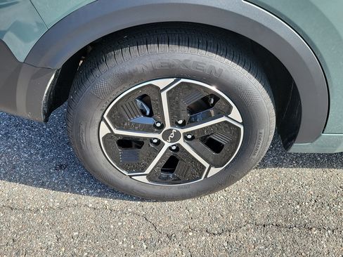 Certified 2025 Kia Niro EX FWD image 39