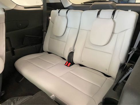 Used 2025 Ford Explorer Platinum w/ LUX Leather Package image 15