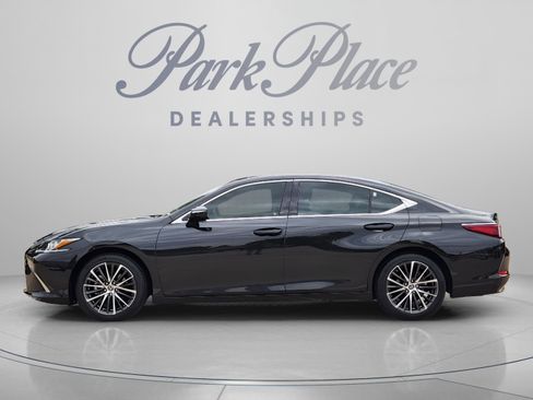 Used 2025 Lexus ES 350 w/ Premium Package FWD image 2