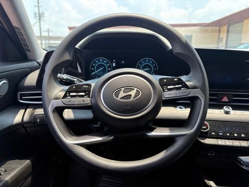 Used 2024 Hyundai Elantra SEL FWD image 18