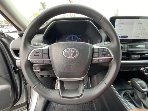 Certified 2025 Toyota Grand Highlander XLE image 24