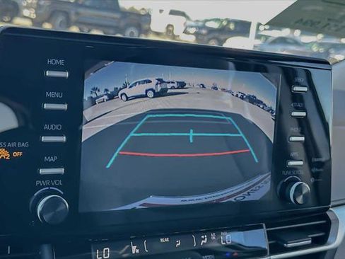 Certified 2024 Toyota Sienna XLE FWD image 19