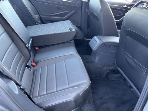 Used 2024 Volkswagen Jetta SE FWD image 28